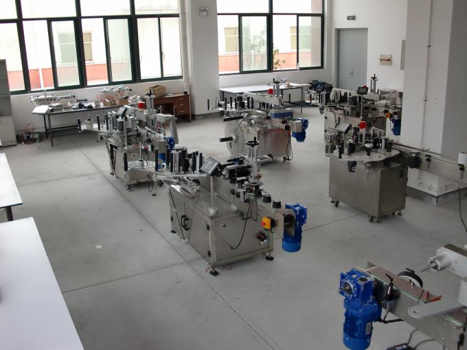 Abiadura handiko eranskailu bikoitzeko etiketako makina olio hidraulikoa