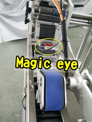 Abiadura handiko Delta servoaren etiketatzearen motorreko gidariaren ontzia etiketatzeko makina botila biribil txikientzat