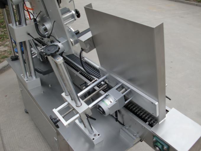 Abiadura handiko lata biribil txikien etiketak itsasteko makina, kosmetikoentzako begi botila beltzaren etiketako eranskailuen makina