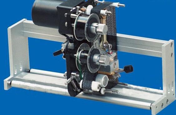 Eranskailu autoetikorreko etiketatzeko makina edalontziak etiketatzeko makina ezaguna bihurgailu nagusia da