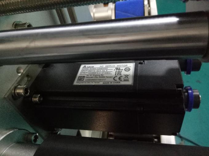 SUS304 Armairua Bi Alboetako Botila Karratuaren Eranskailua Etiketatzeko Makina Norberaren Zaintzarako Produktuekin