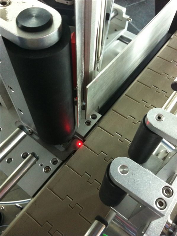 Sagar / Laranja / Mahats zukua Botila biribileko pegatina etiketatzeko makina Edari eremua