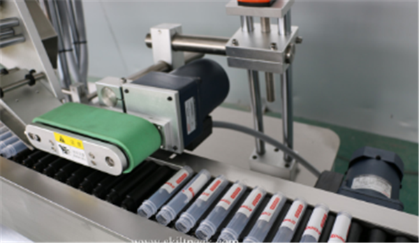 Servo Motor Vial Pegatina Etiketatzeko Makina Sitkcer Ampula Hodi automatikoa