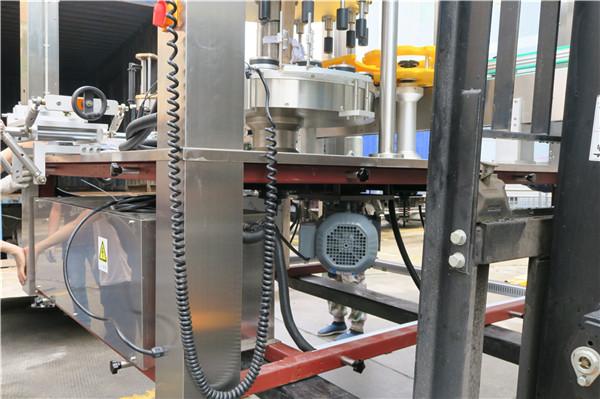 Botila biribileko pegatina birakaria etiketatzeko makina ekipoen lodiera ≥ 30mm