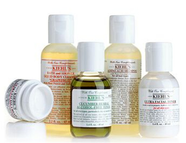 Botila txiki biribilen eranskailuak etiketatzeko makina farmazia industriarentzat