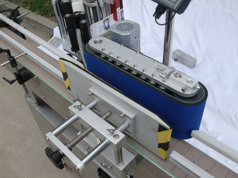 Txinako Aerosolak botila biribila etiketatzeko makina automatikoa egin dezake 20-200 pcs / min flasko auto itsasgarriak hornitzeko