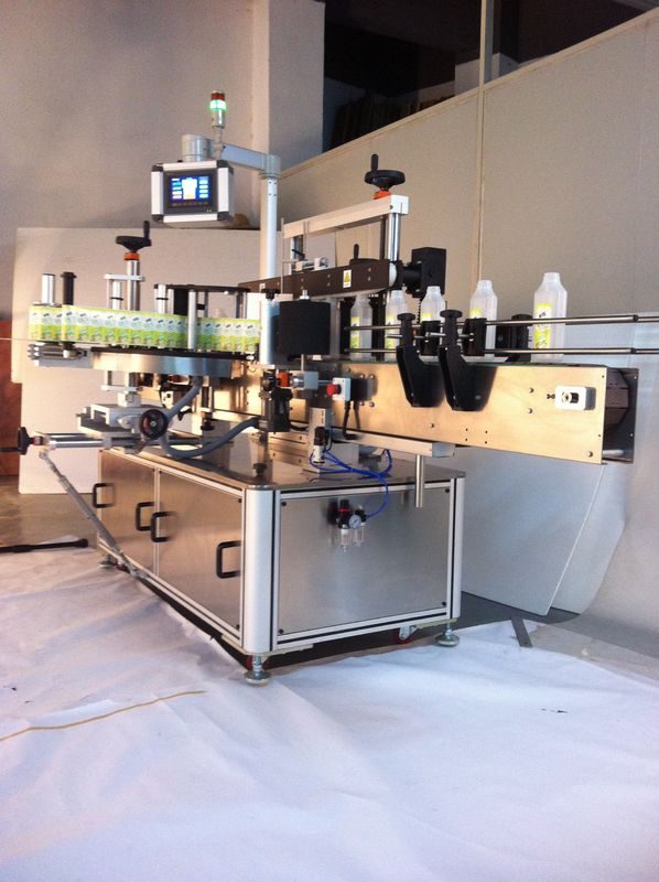 Edariak Txinako Botila Karratua Etiketatzeko Makina Bikoitza Eranskailuen Etiketa Etiketa